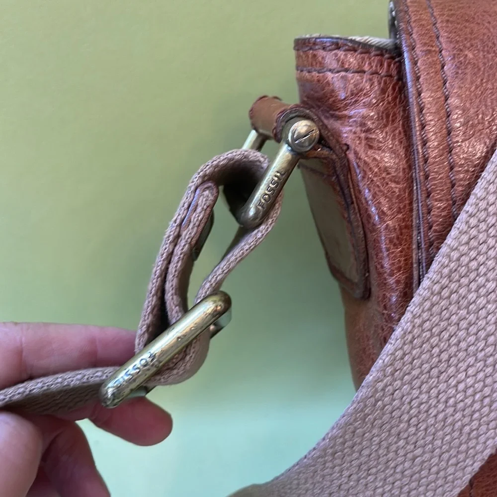 Vintage 80’s orange brown Fossil distressed leather bag